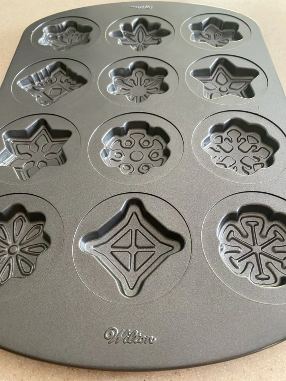 Wilton Gray Nonstick Decorative Holiday Cookie, candy or chocolate Mold Pan